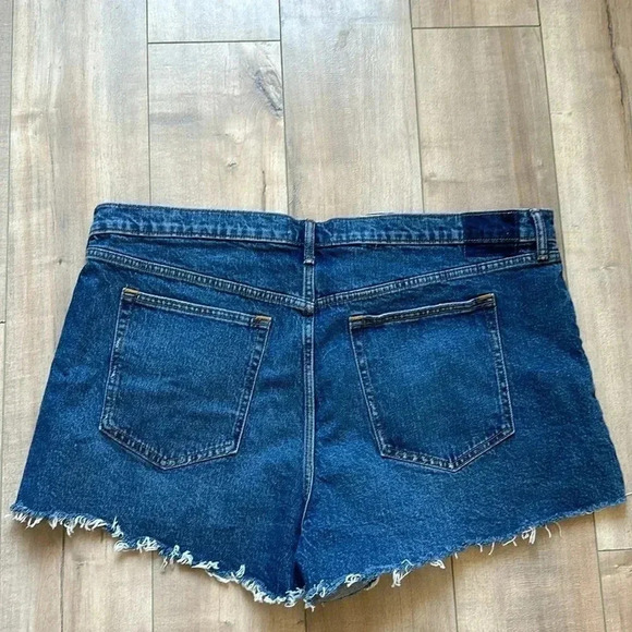NWT Abercrombie & Fitch The Mom Short High Rise Raw Hem Plus Size 35/20 - Picture 7 of 8